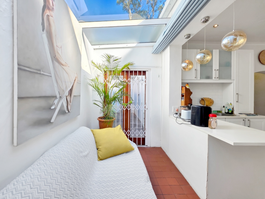 2 Bedroom Property for Sale in Zonnebloem Western Cape